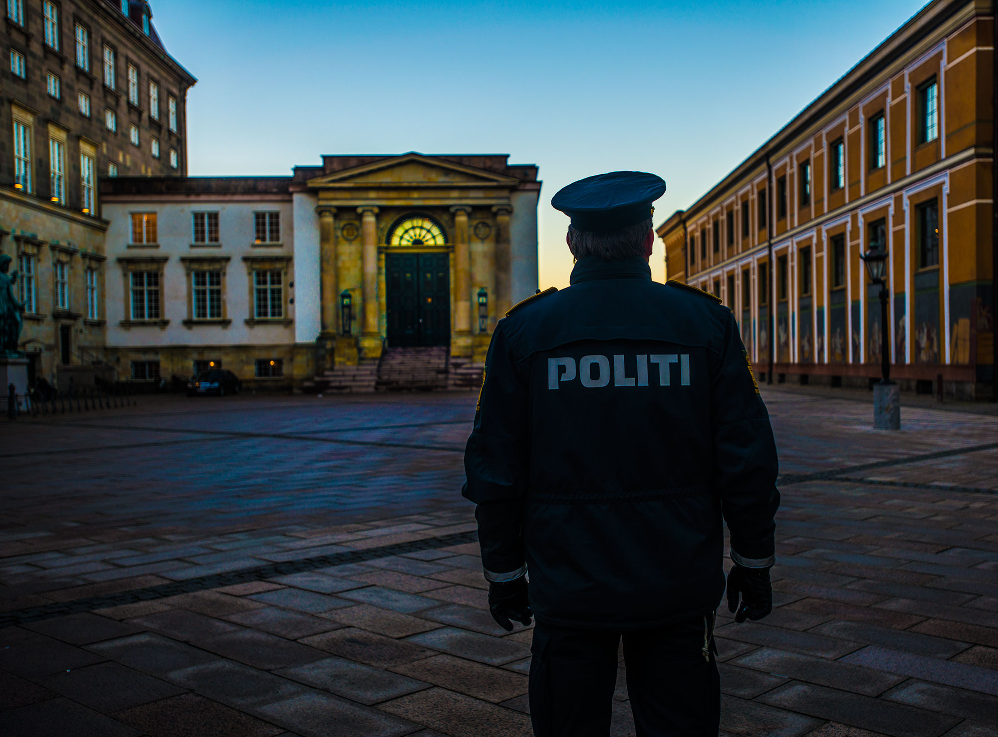 Politi foran Højesteret i København.